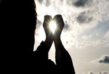 皇家马德里连续胜利，领跑积分榜