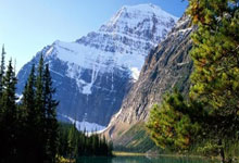 令人难忘的比赛,两支球队紧咬榜首位置